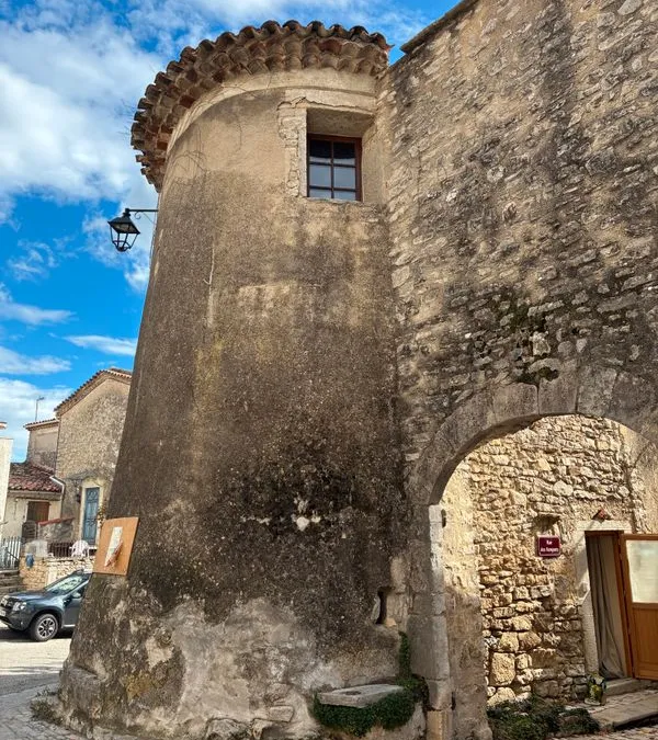 Photo 1