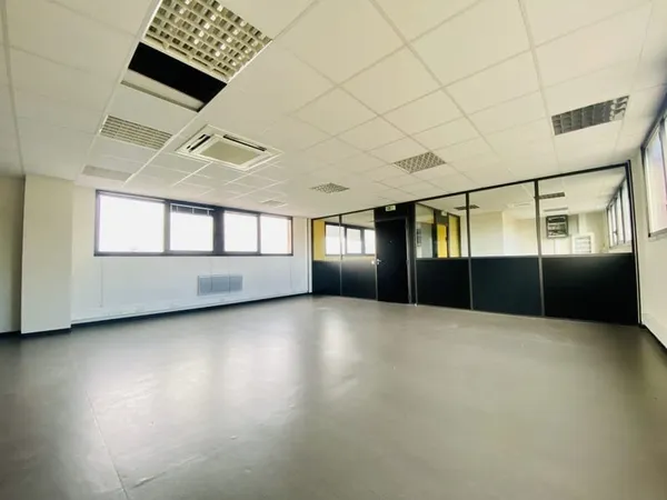 À LOUER - BUREAUX 214M2 - VILLERS BRETONNEUX