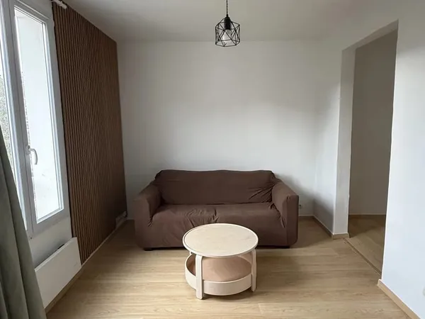 APPARTEMENT 2 PIECES RUE VILLENEUVE