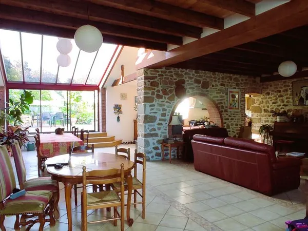 Maison de ville 9 pièces + gite