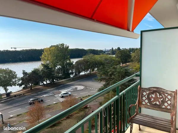 APPARTEMENT 4 pièces de 85,53 m² vue loire