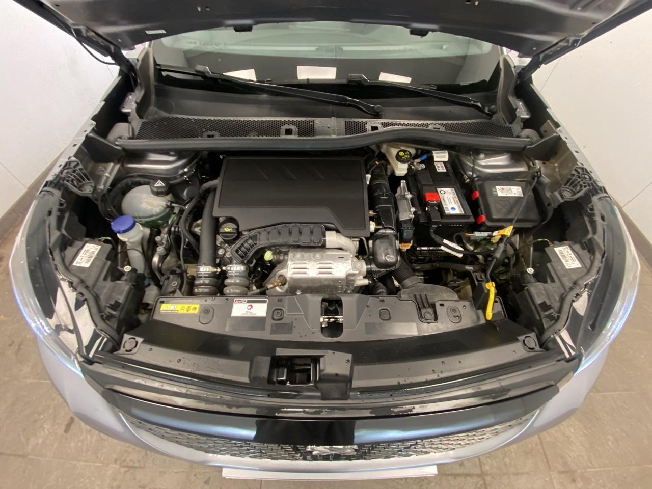 Peugeot 2008 puretech 130 s&s bvm6 allure — photo 14