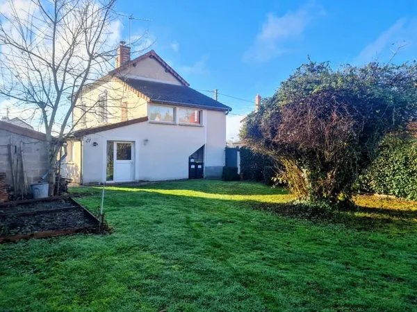 NEVERS Maison indépendante 112 m2 habitable jardin
