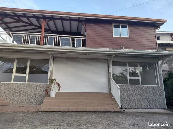 Maison Location Deshaies 4p 150m² 1200€