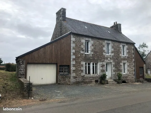 Maison en pierre. 5 pièces