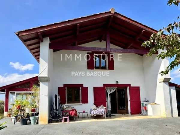 MAISON T8 FAMILIALE GRAND VOLUME ENVIRONNEMENT VERDOYANT