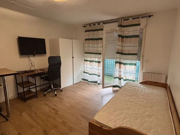 Studio 17m² à Chevilly-Larue - 200m du Metro 14 l'Hay les Roses