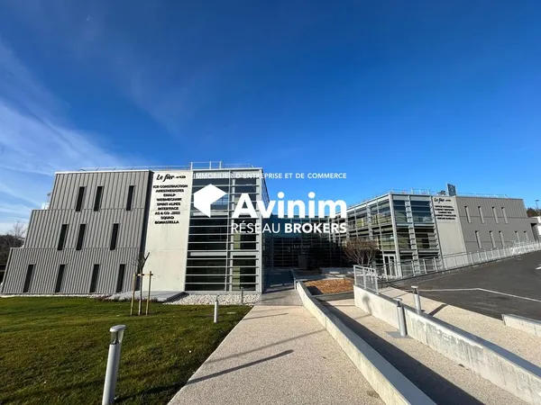 Bureau 215 m²