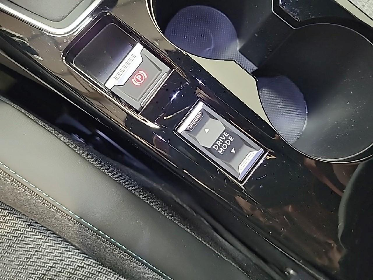 Peugeot 2008 puretech 130 s&s bvm6 allure pack — photo 24