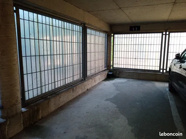 Parking 10 m² Bourg En Bresse