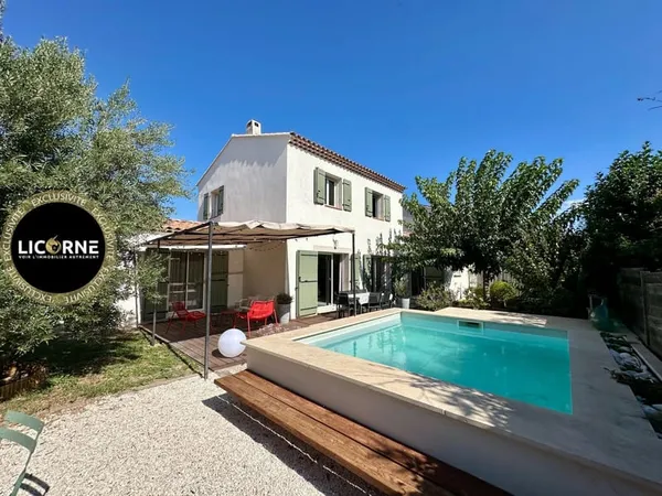 Maison familiale avec piscine, 4 chambres et jardin