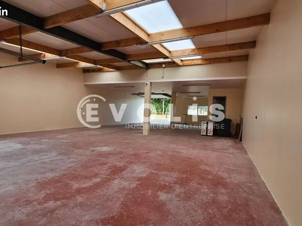 Local d'activité 270 m²