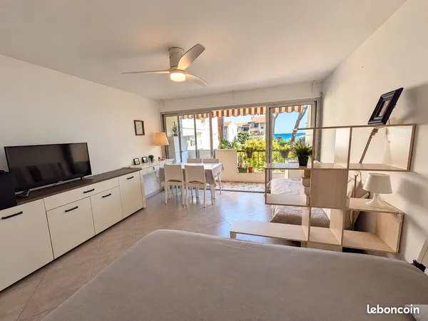 STUDIO MEUBLÉ - VUE MER - PARKING - 32m² - ROQUEBRUNE CAP MARTIN