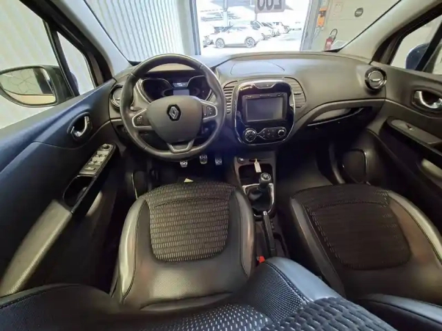 Renault Captur dci 90 energy eco² — photo 10
