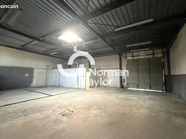 Local d'activité 192 m²