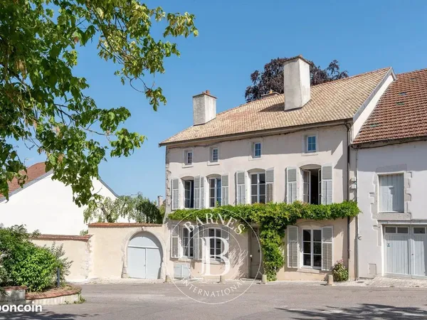 Maison 16 pièces 338 m²