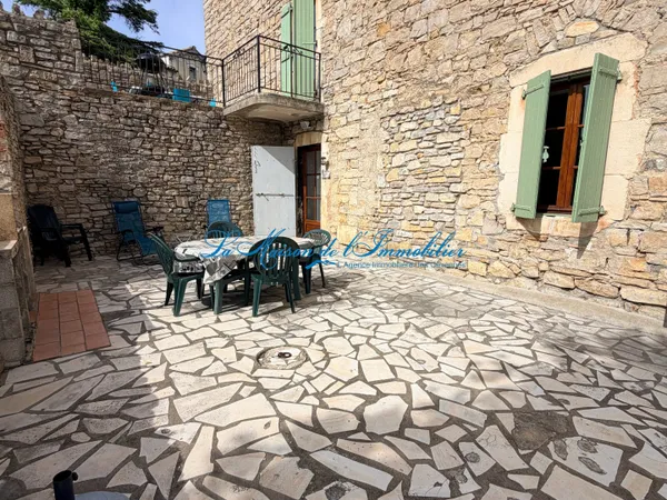 CANAULES ET ARGENTIERES, dans une maison en pierres de cara