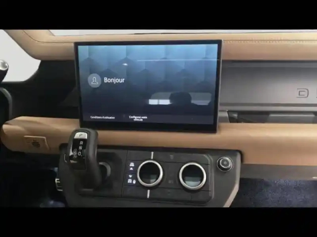 Land Rover Defender 110 2.0 p300e phev x — photo 28