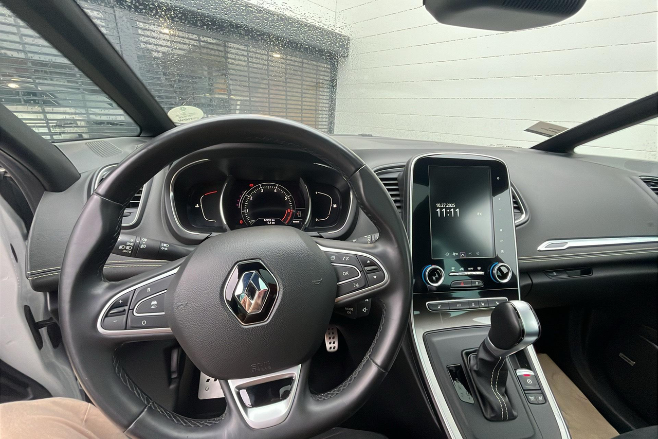 Renault Grand Scenic TCe 160 EDC — photo 10