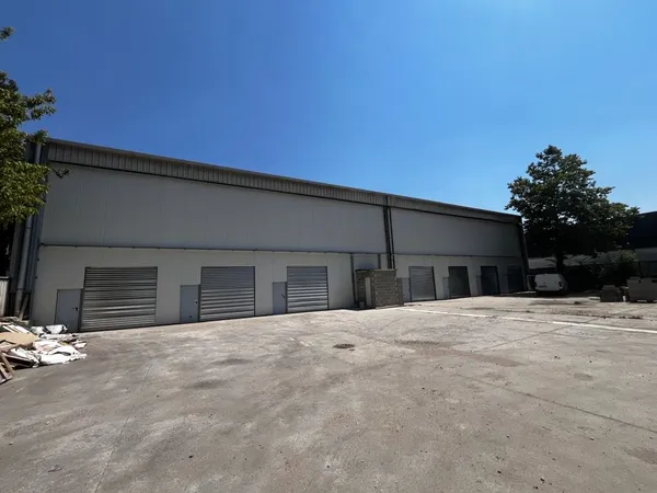 Local d’activité et entrepôt Location Fontaine 1p 100m² 1100€