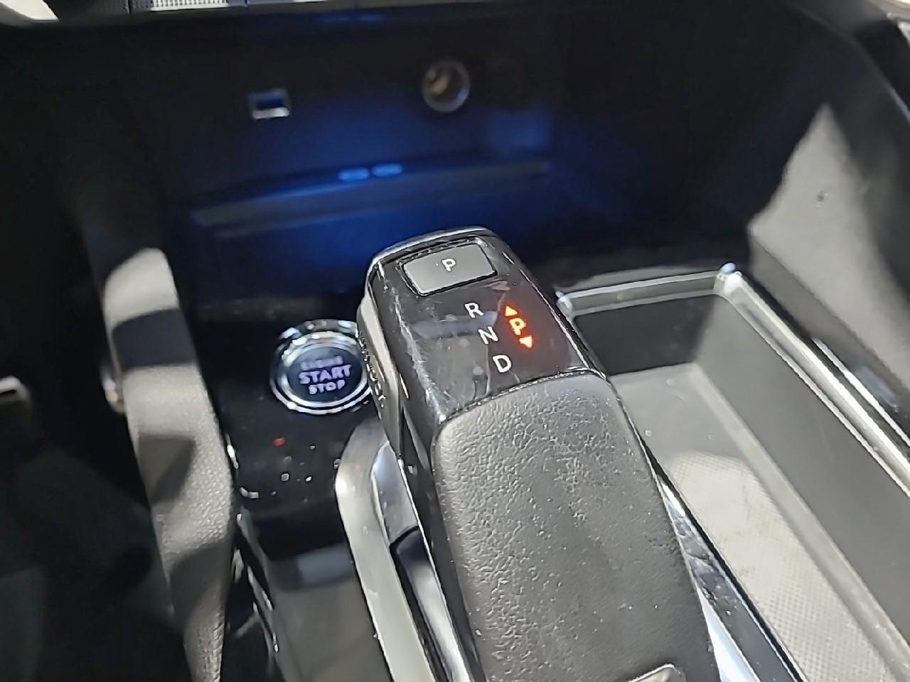 Peugeot 3008 puretech 130ch s&s eat8 gt pack — photo 17