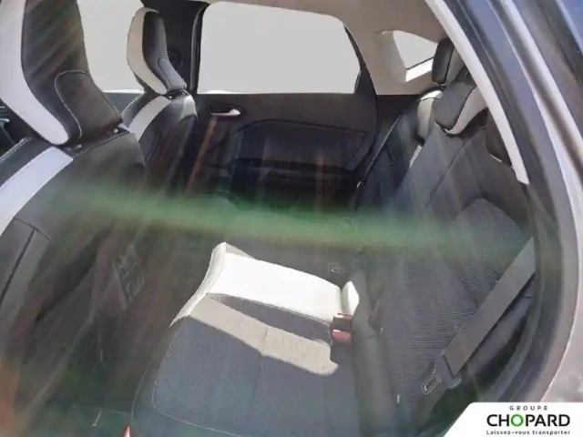 Renault Captur tce 140 edc — photo 11