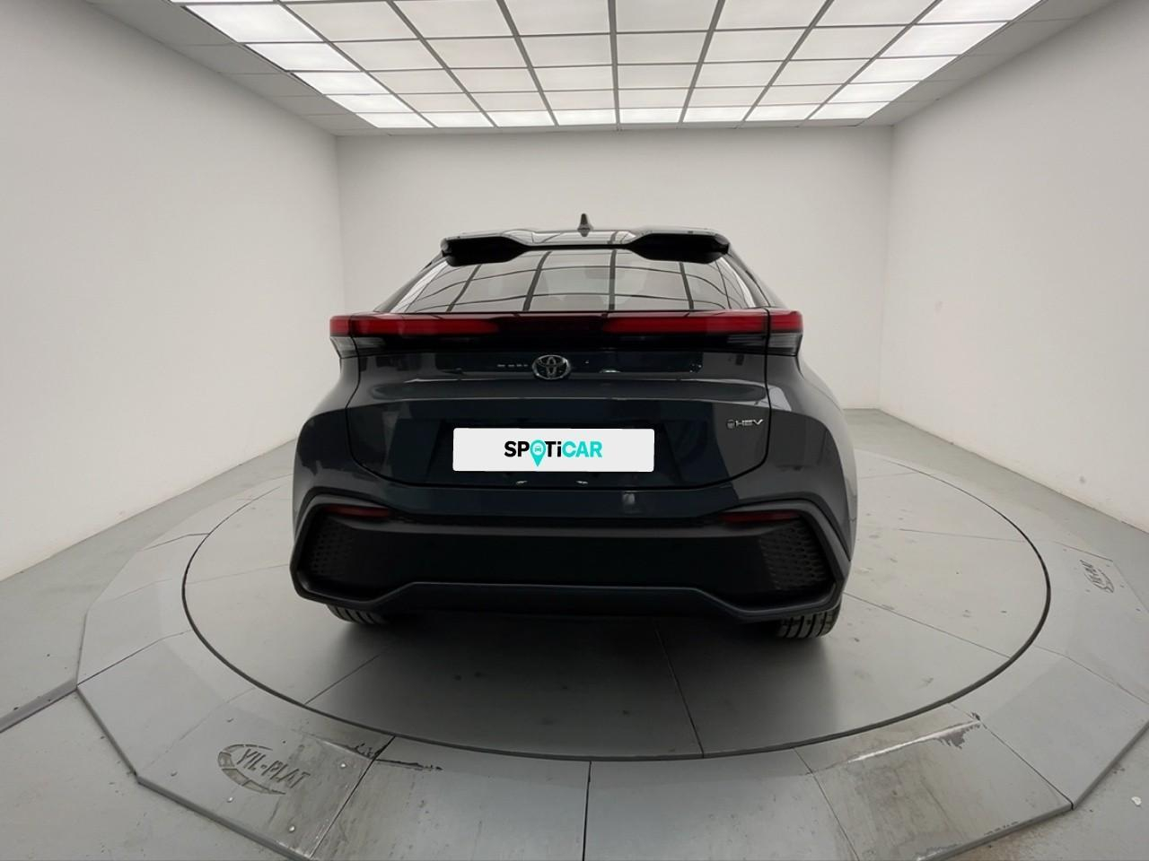 Toyota C-Hr hybride 140 design — photo 4