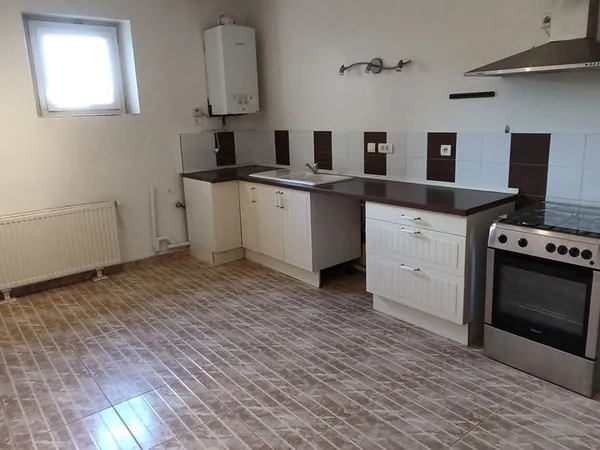 Appartement . 3 pièces . 78m2 . étage 1/2