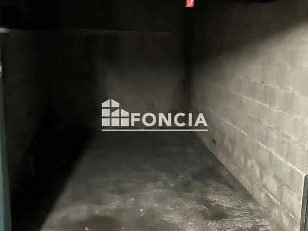 Lot de 2 box fermés - investissement locatif ou stockage