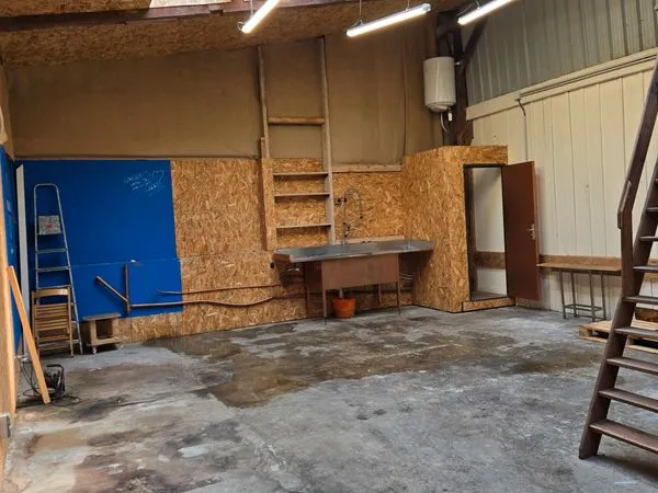 Local d’activité et entrepôt Location Nice 1p 80m² 1200€