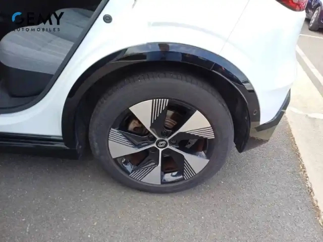 Renault Megane e-tech ev60 220 ch super charge — photo 11