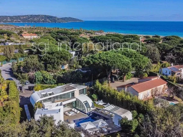 Villa 7 pièces 300 m²