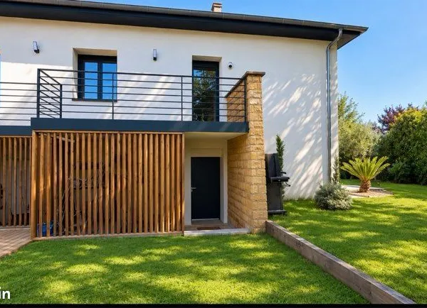 Maison entièrement rénovée - 146 m² - 4 chambres - Piscine - Cailloux-sur-Fontaines