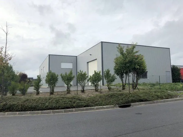 Local d'activité 962 m²