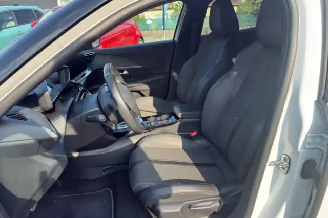 Peugeot 2008 electrique 136 ch — photo 10