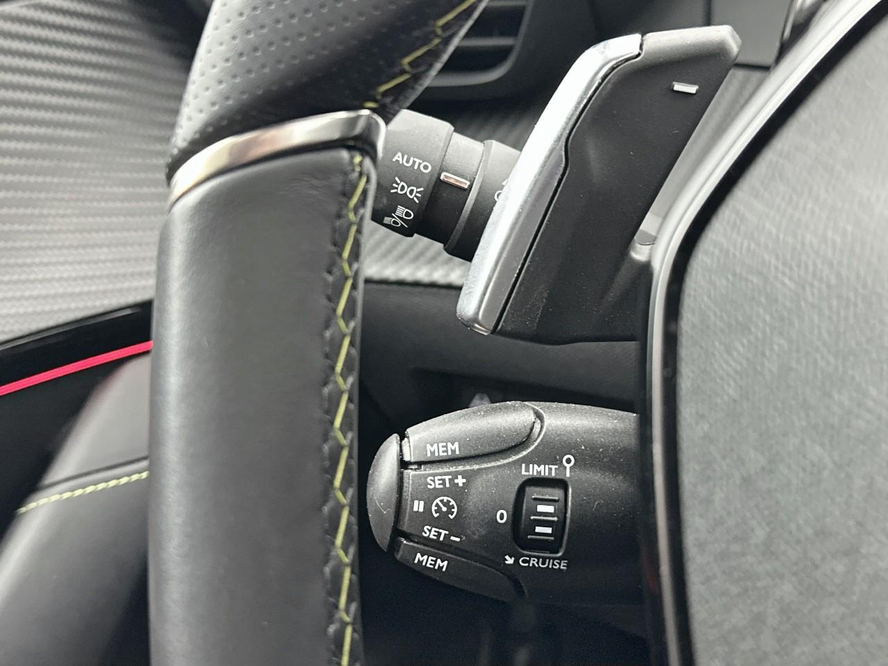 Peugeot 208 puretech 100 s&s eat8 gt — photo 17