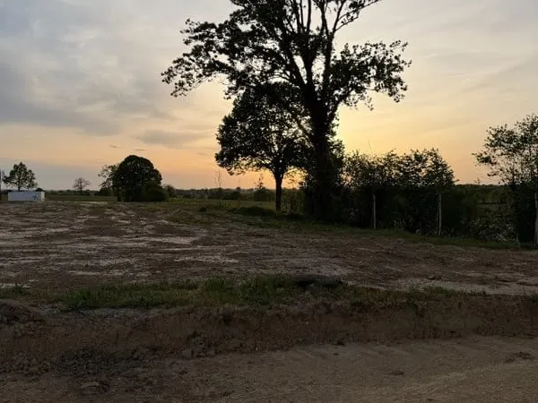 Terrain 221 m²