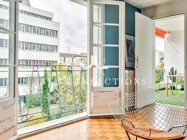 T3 traversant de 82,60 m2 avec terrasse, balcon