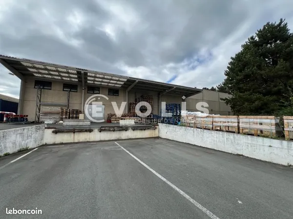 Local d'activité 2 080 m²