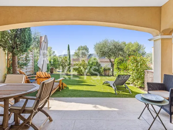 LA MOTTE-EN-PROVENCE - SAINT ENDREOL : Maison 4 pièces en parfait état, vue dégagée, beaux extérieur