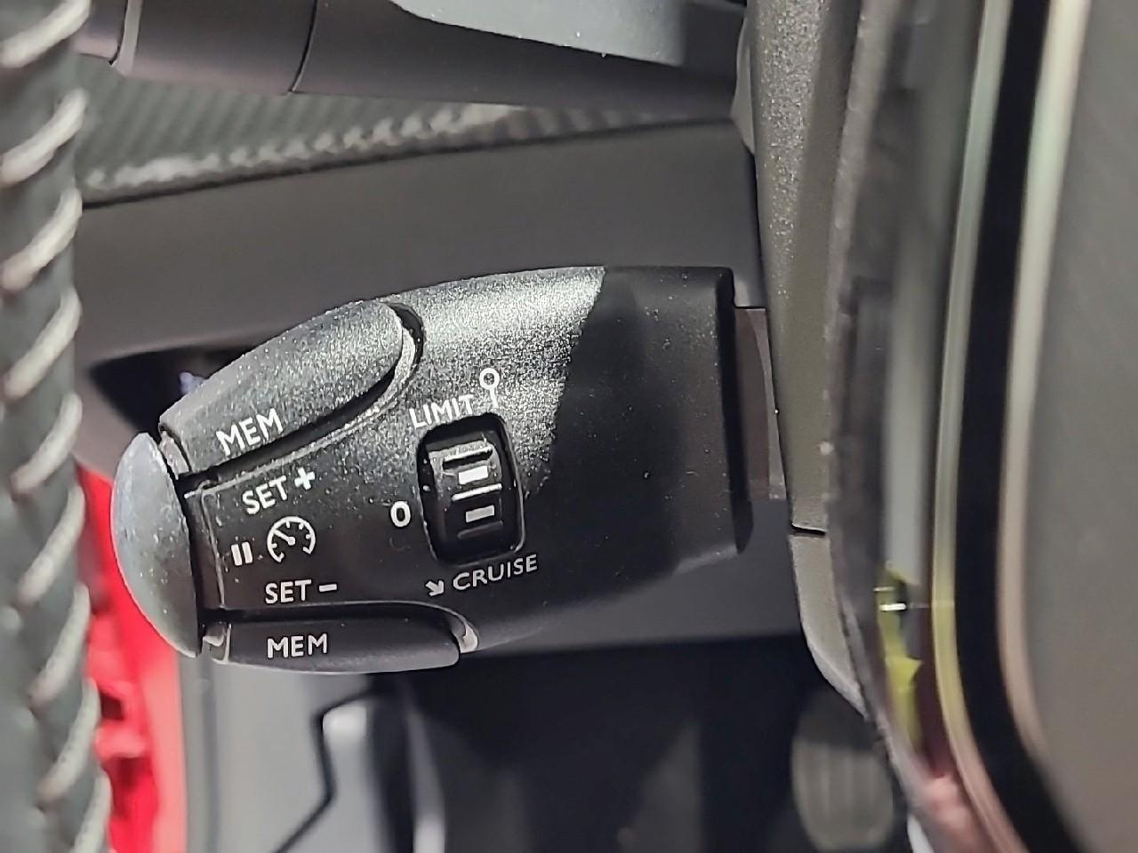 Peugeot 208 puretech 100 s&s bvm6 style — photo 21