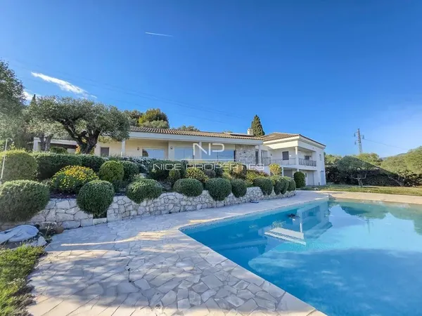SUPERBE PROPRIETE D'EXCEPTION AVEC PISCINE VUE MER PANORAMIQUE