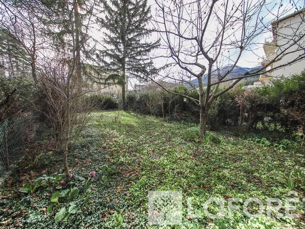 **APPARTEMENT DE TYPE 2 + JARDIN - EMBRUN - 2 pièces