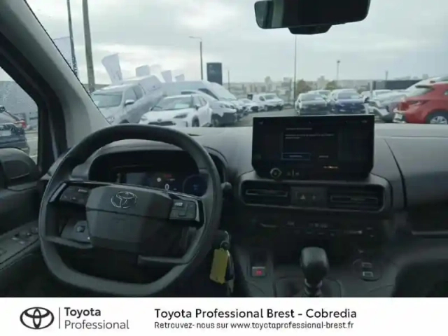 Toyota Proace city medium 100 d-4d start mc24 — photo 8