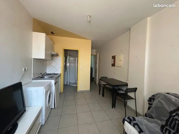 Appartement 2 pièces - 25 m² - rez-de-chaussée - parking privatif