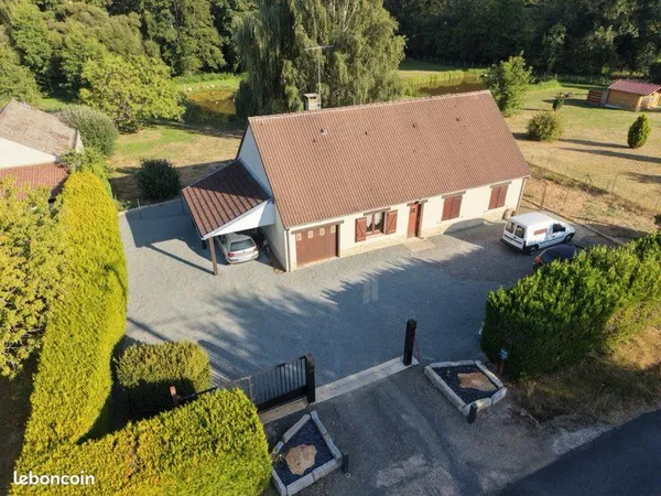 Agréable maison avec étang sur 2 700 m² - Thorigné-sur-Dué