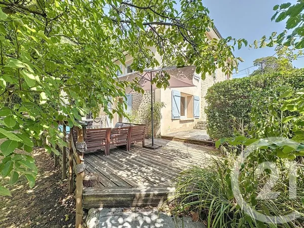 Maison 6 pièces 267 m²