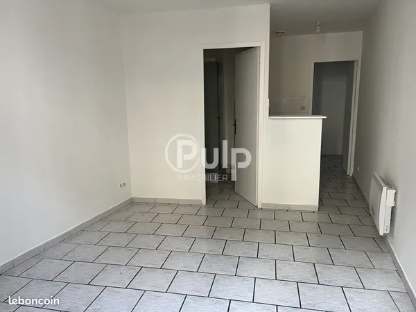 Studio 1 pièce 27 m²