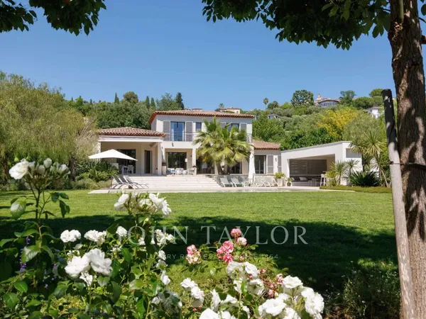 Maison 9 pièces 340 m²