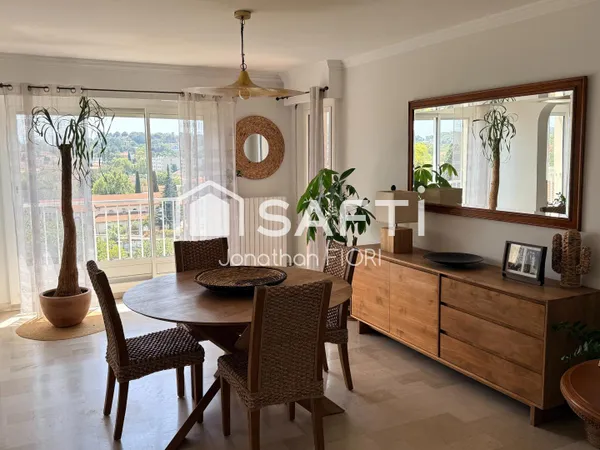 T3 traversant de 80m² dernier étage - Toulon